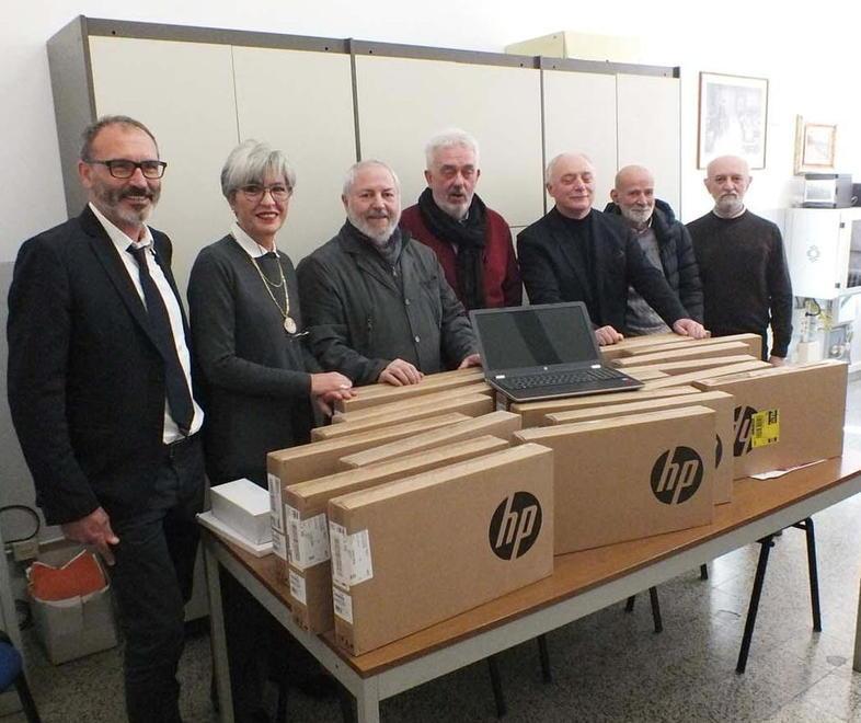 Scuole derubate: device, fondi, ma da subito anche più controlli
