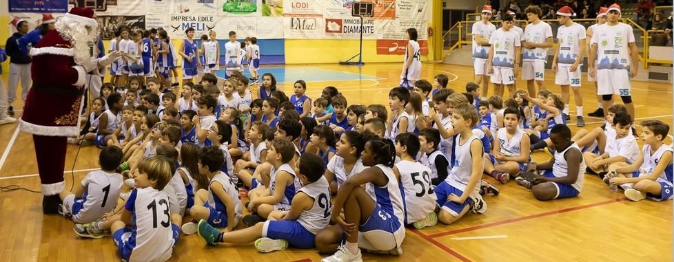 La bella festa degli auguri con i piccoli della Vis