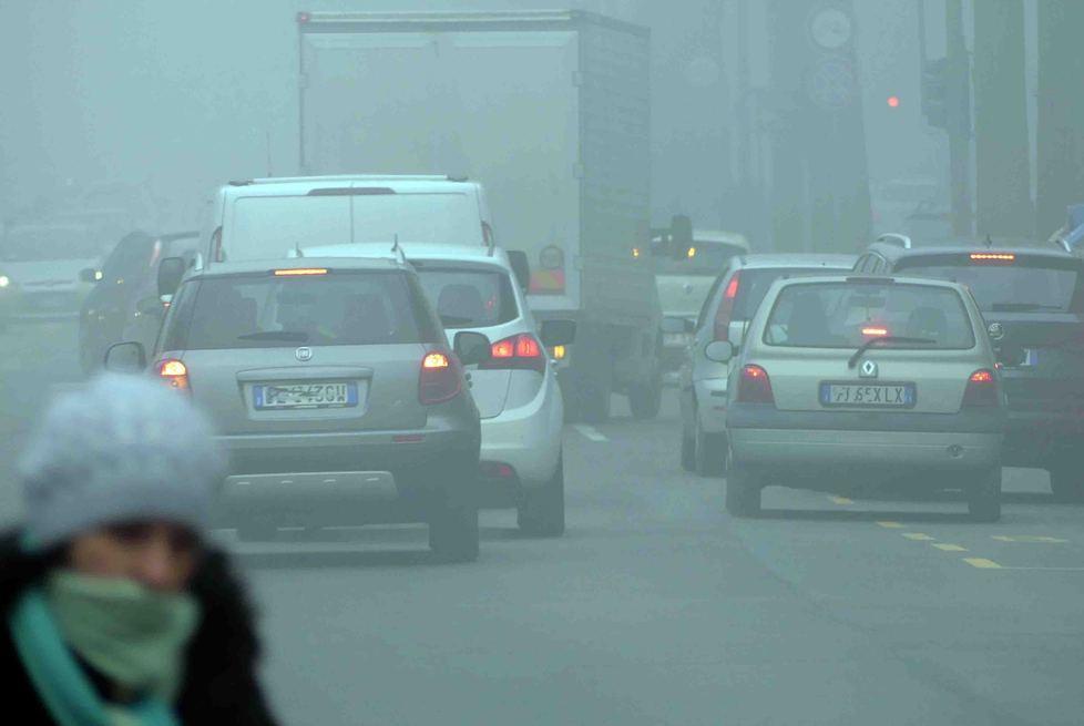 Smog oltre i limiti Ue. Ma l’emergenza non rovina il Natale