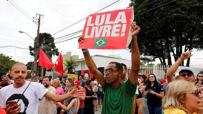 Brasile: Natale in cella per Lula