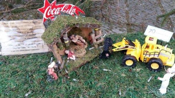 Sparita la ruspa dal presepe di piazza Grande
