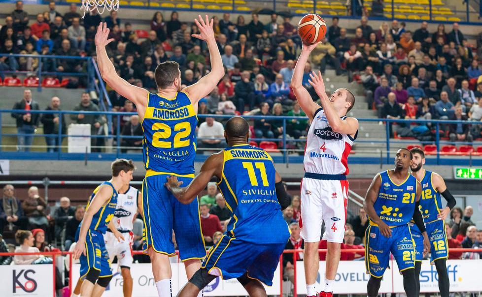 Indomita Forlì ma la Fortitudo passa e tiene sotto Treviso