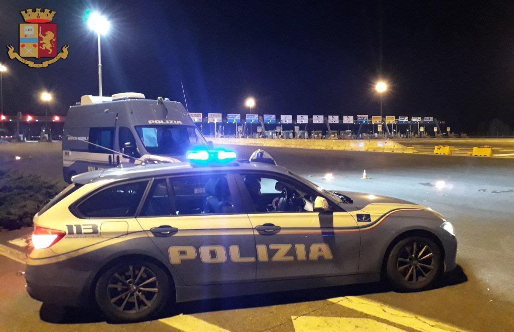Coltello alla mano sequestra e abusa di lei, arrestato