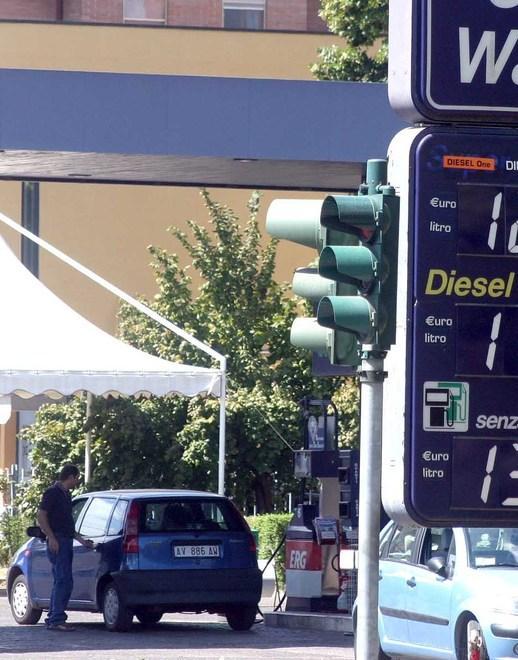 Rapinavano negozianti utilizzando l’ipnosi. Coppia finisce nei guai 