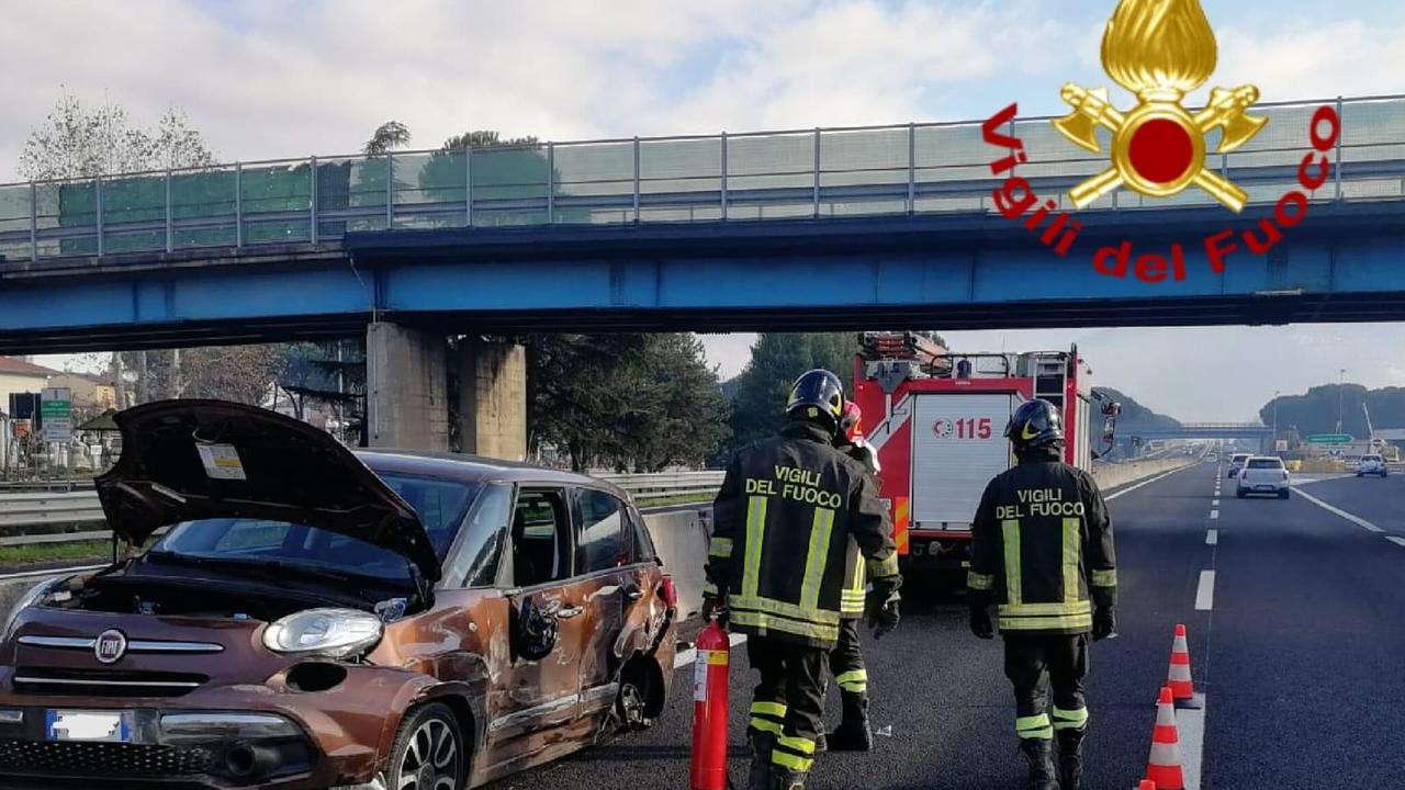 Scontro sull'A11: un ferito
