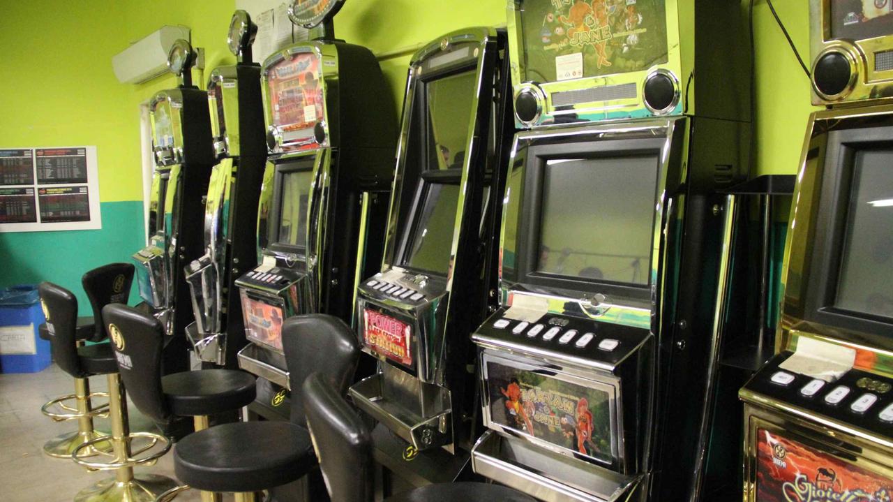 Una sala di slot machine