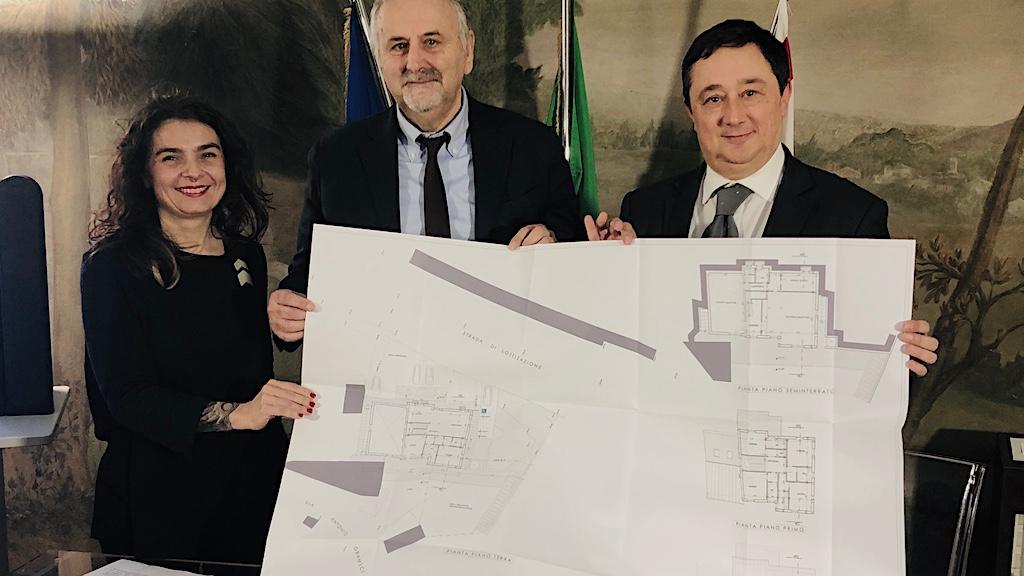 L'assessore regionale Vincenzo Ceccarelli e il sindaco di Vaiano Primo Bosi