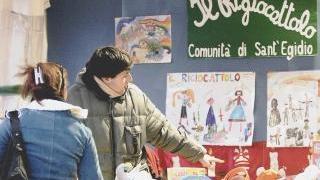 Un banco di giochi in vendita per “Rigiocattolo”