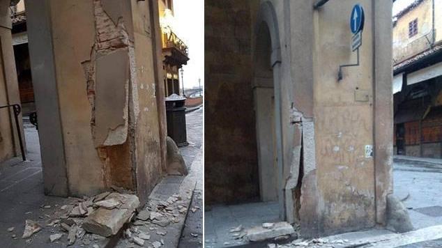 I danni alle colonne del Corridoio Vasariano