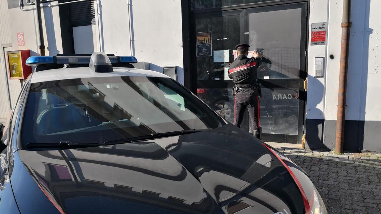I carabinieri mettono sotto sequestro il locale a Guamo