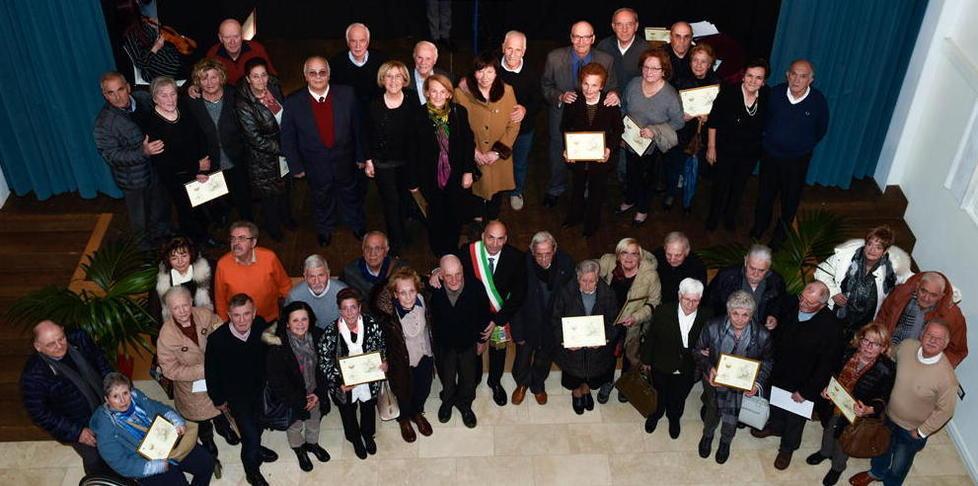 Il Comune premia le coppie di sposi che sfidano il tempo 