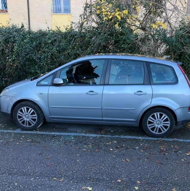 Auto prede dei vandali