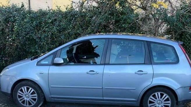 Auto prede dei vandali