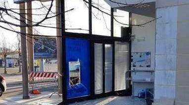 Sfondato bancomat in disuso