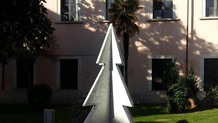 Un nuovo Marbre Magique: così è tornato a splendere l’albero di Natale di marmo