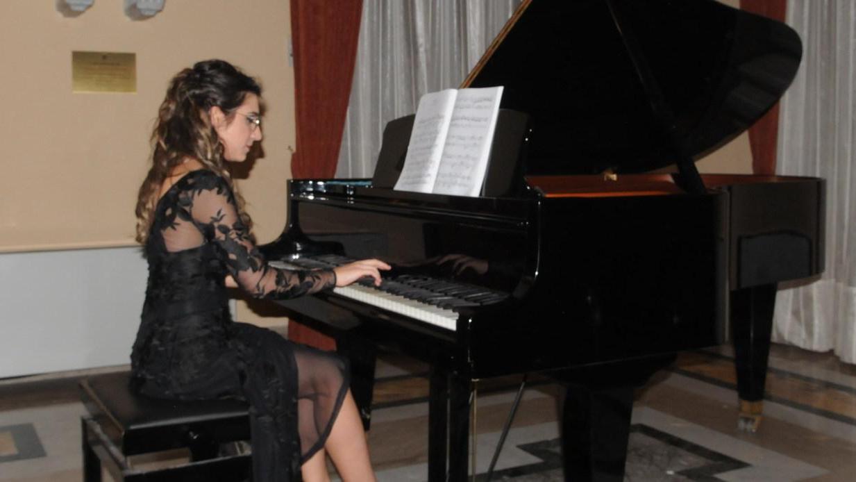 La pianista Giulia Di Fraia incanta la platea