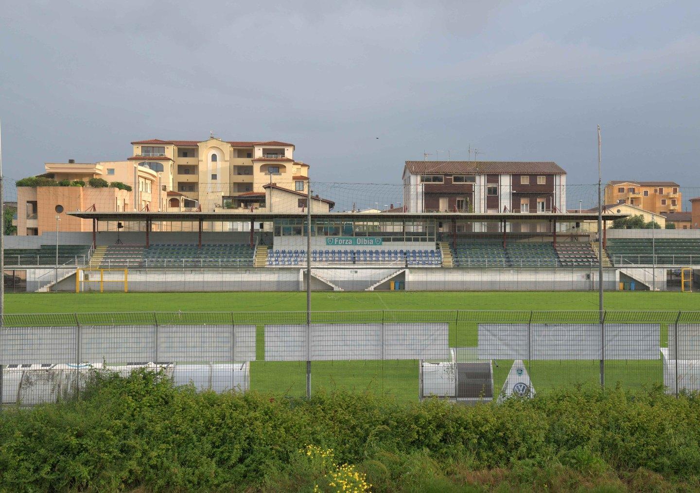 Lavori al Nespoli, si amplia la tribuna coperta 