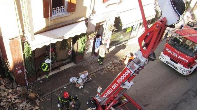 Notte di paura a Pavullo per un incendio Anziano salvato grazie ai pompieri