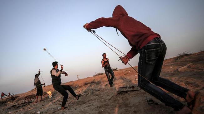 Gaza: palloncini con esplosivo su Neghev