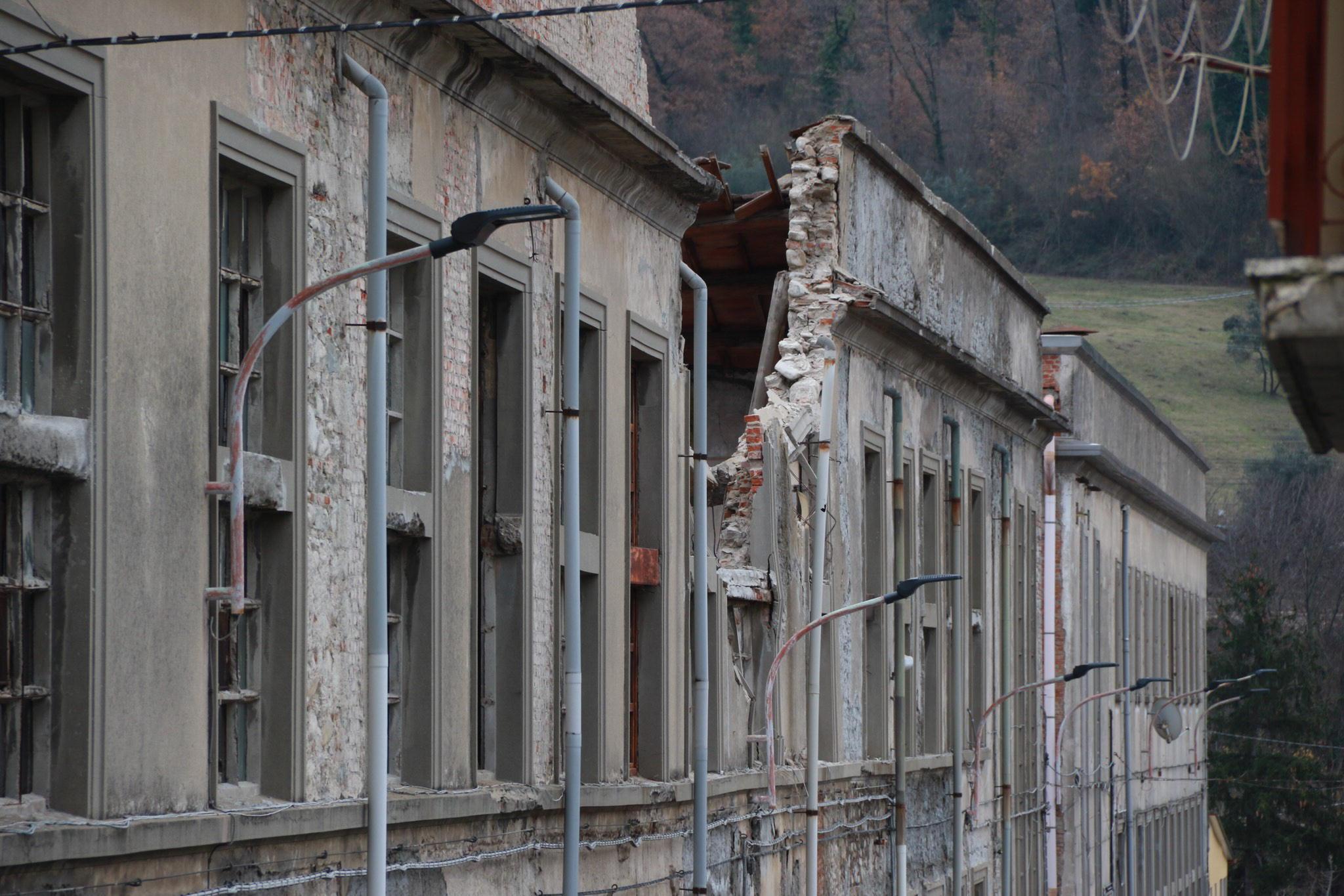 L'ex lanificio Canovai dove è avvenuto il crollo