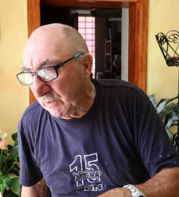 Chiude lo storico fiorista di piazza Duomo a Carrara: «Qui non c’è nessuno, non si lavora più» 