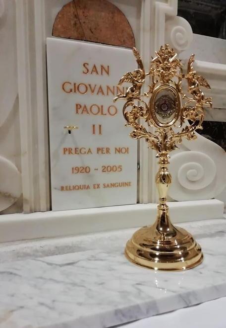 In un tempietto le reliquie di Papa Giovanni Paolo II