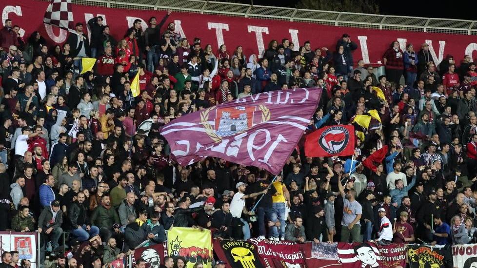Prezzi più bassi per domenica: gradinata e curva a 11 euro