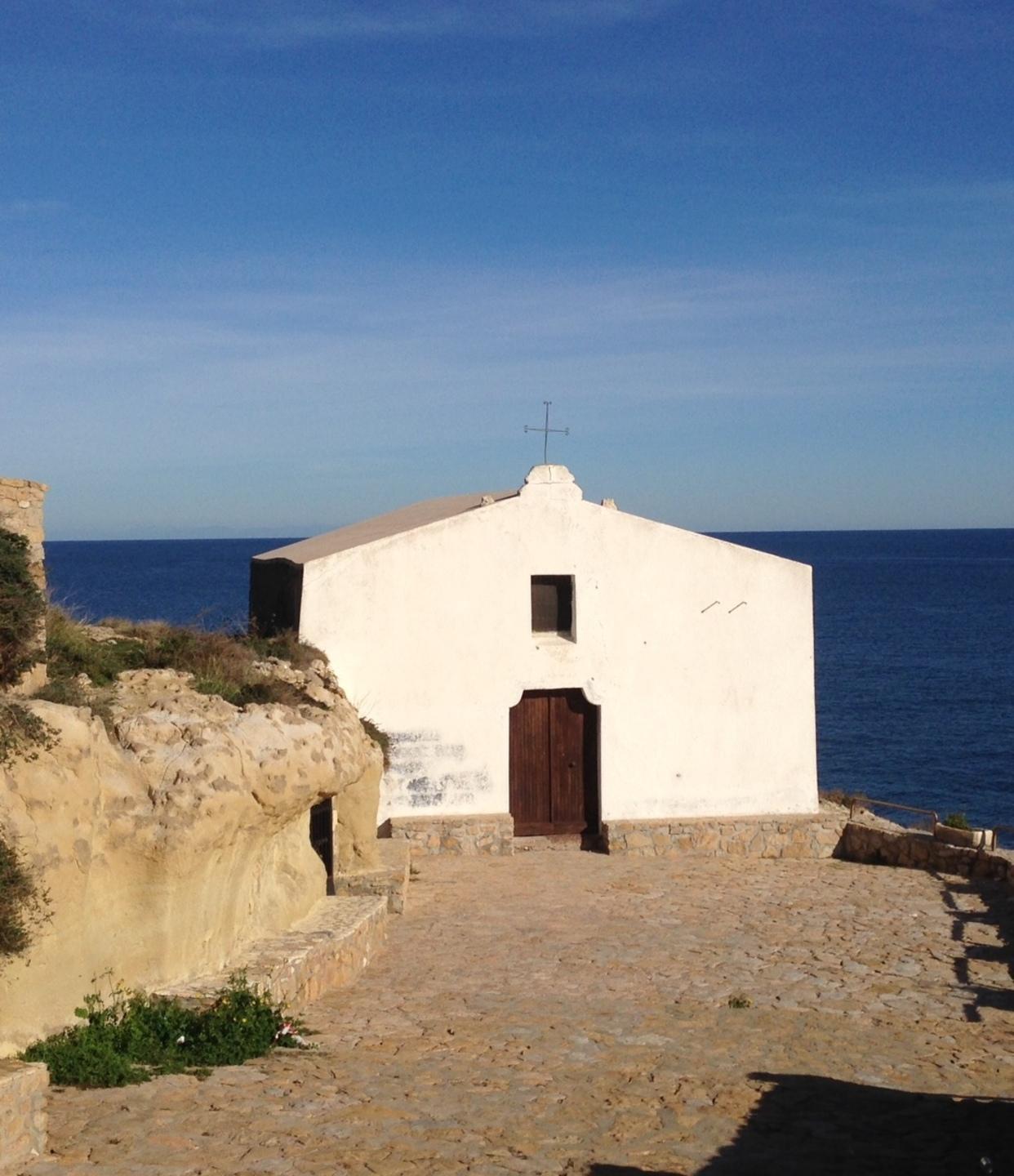 Balai, nessuno interviene per salvare la chiesetta 