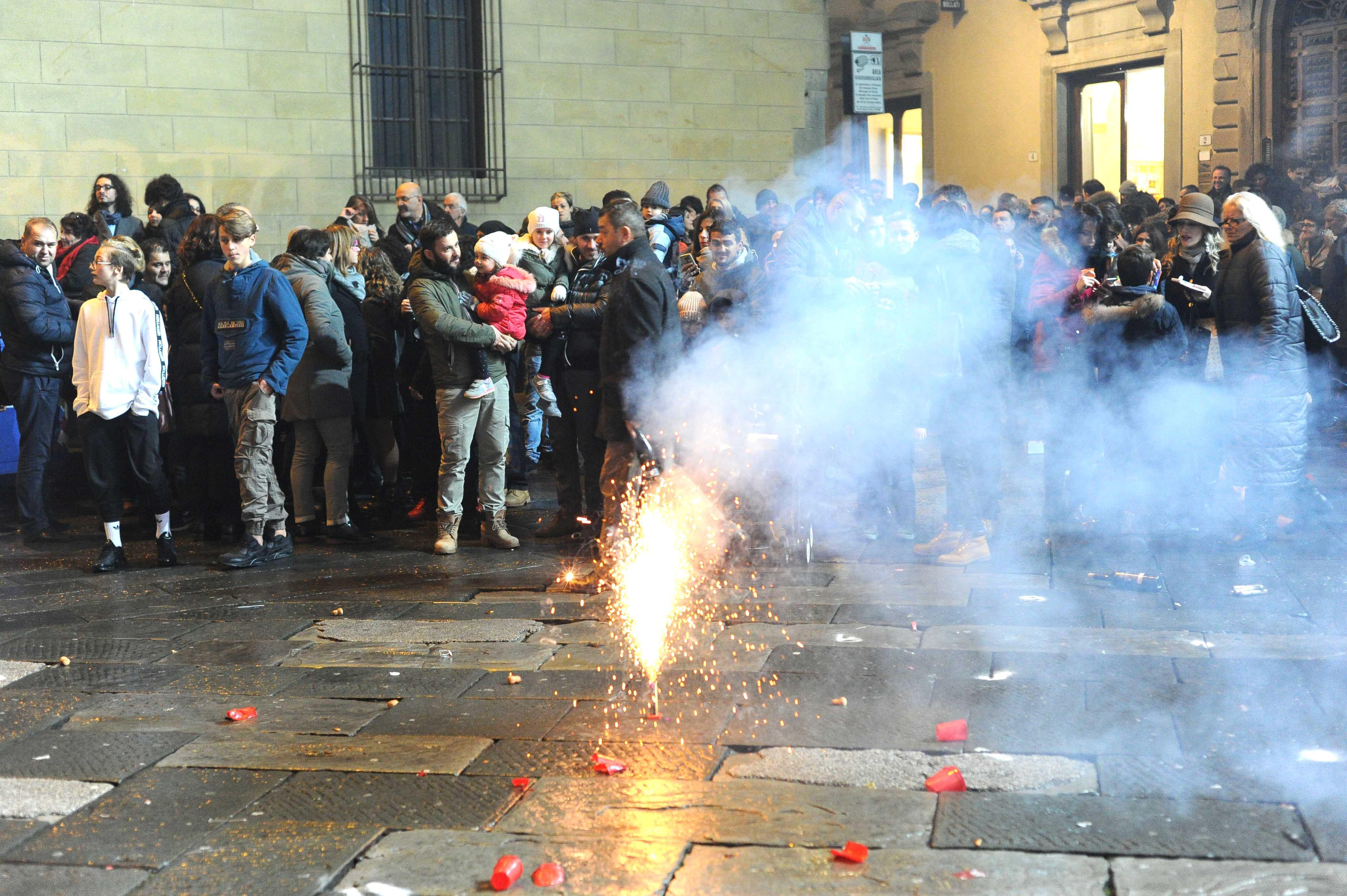 Pistoia, ordinanza del sindaco: niente botti e fuochi fino al pomeriggio del 2 gennaio 