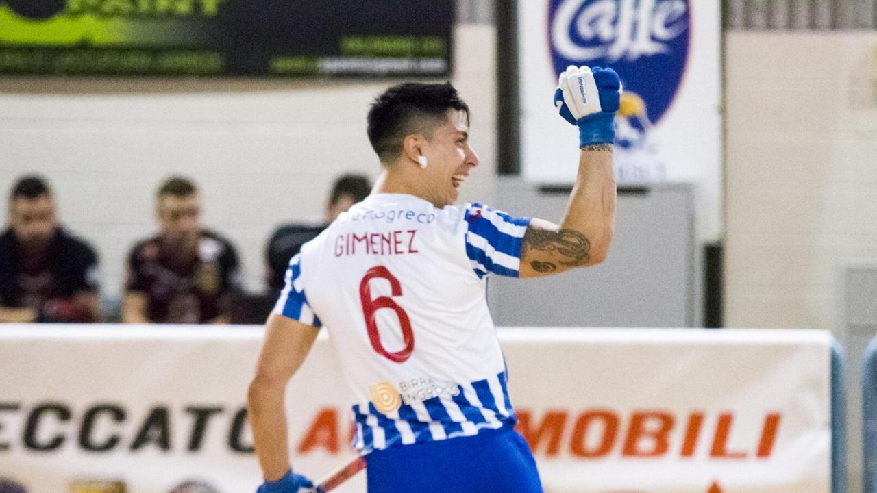 Gimenez del Valdagno esulta dopo un gol (foto Gabriele Baldi)
