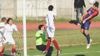 Il Pontedera durante una fase difensiva: la squadra vuole mettere da parte punti