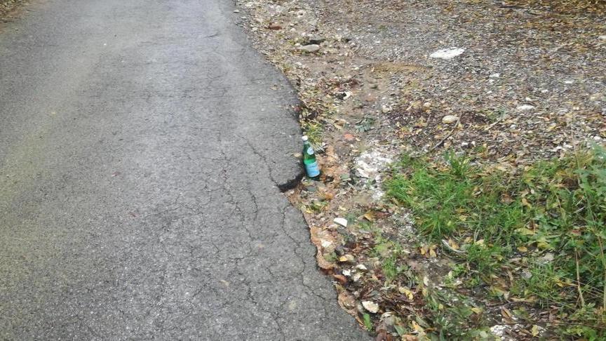 «Troppe buche e pericoli nella via di San Gervasio»