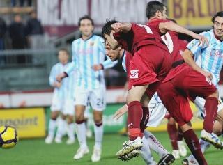 <strong>L’AFFONDO. </strong>Il flash più importante al 3’ di recupero: Pulzetti raccoglie il cross di Moro è di testa firma il 2-1 finale che regala tre punti al Livorno