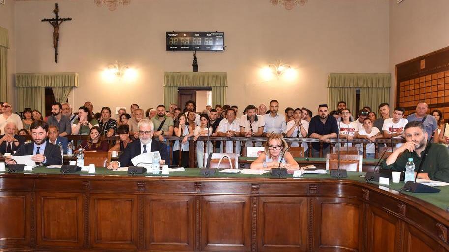 Sette consiglieri convocati dai carabinieri