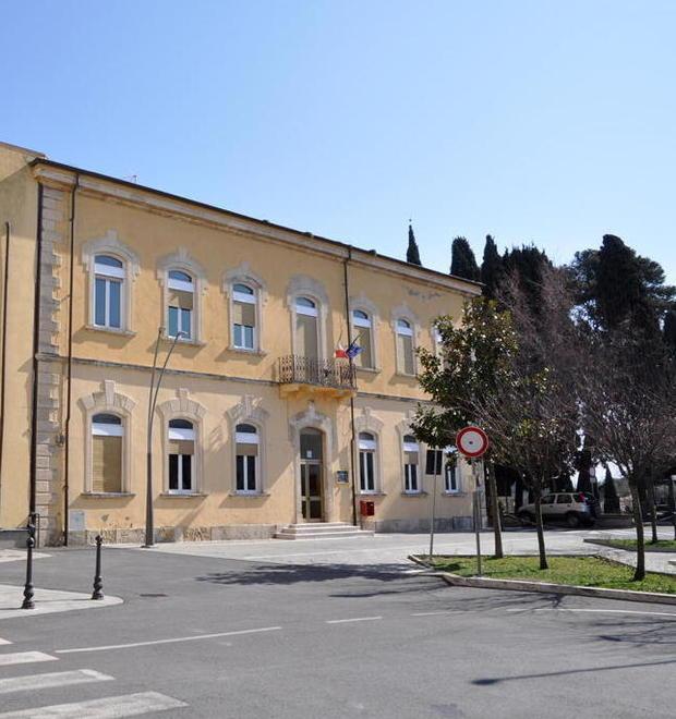 Con la casetta dei libri in piazza Carducci arriva il book crossing 