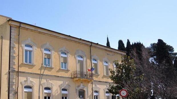 Con la casetta dei libri in piazza Carducci arriva il book crossing