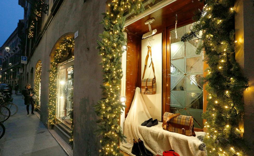Natale, regali e spese stabili Meno gioielli e più zamponi 