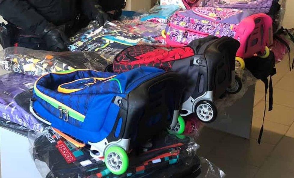Rubati zaini e trolley alla cartoleria Arrestata la coppia di “spaccatori” 