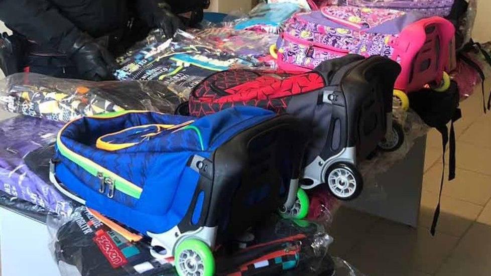 Rubati zaini e trolley alla cartoleria Arrestata la coppia di “spaccatori”