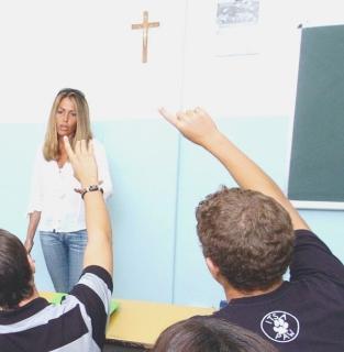 Si discute anche sulla presenza del crocifisso in classe