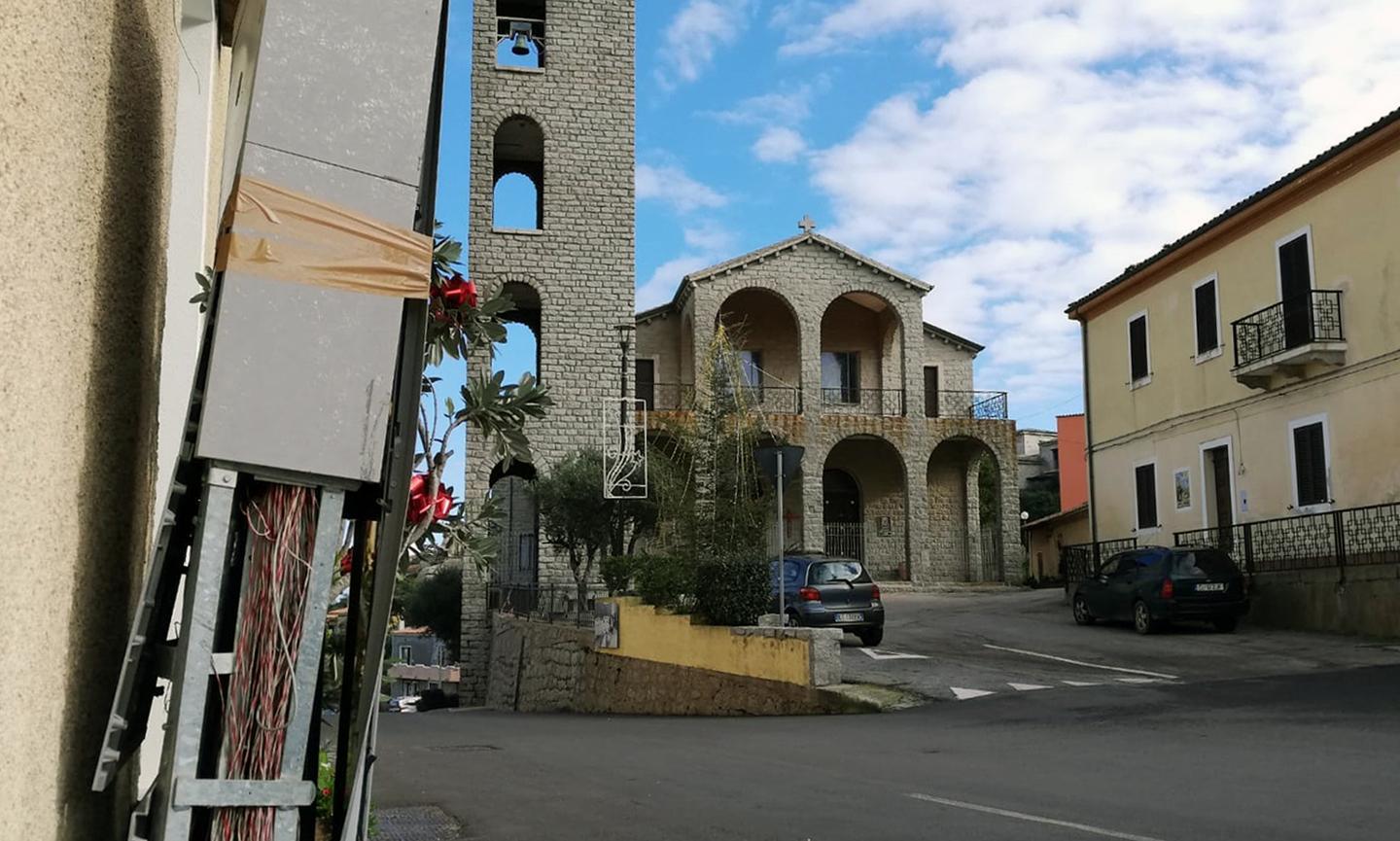 Colonnina Telecom divelta da 5 mesi