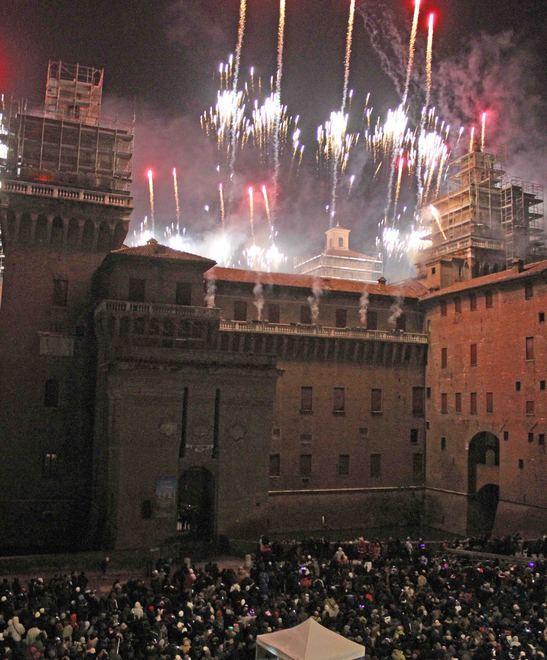 Tempus incendia il Castello e fa sognare Ferrara 