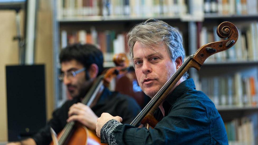 Il violoncellista Luca Franzetti in concerto per il maestro Abbado