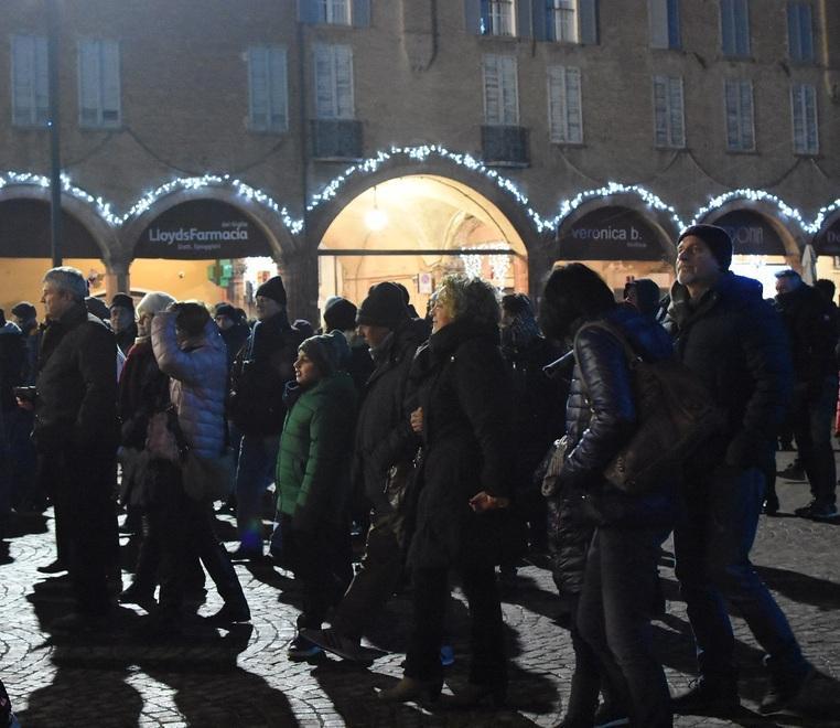 Carpi, show saltato in piazza, i commercianti: «Organizziamo noi il brindisi per Carpi» 