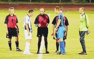 Capitan Niccolini durante il sorteggio campo di una gara casalinga