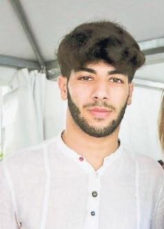 Lo studente che difende la prof dal bullo