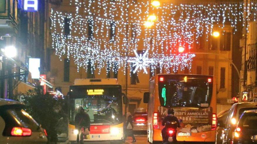Nuove corsie protette per i bus con cordoli e telecamere
