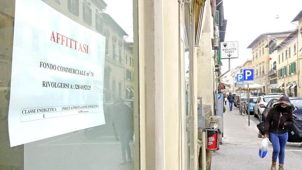 Una “strage” di negozi nelle ex vie del commercio di Pistoia
