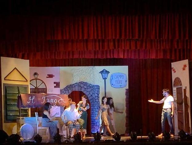 Feste e musica in piazza più spettacoli nei teatri 
