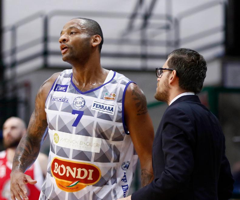 La Bondi dice addio a Hall Ritenuti inaccettabili troppi comportamenti In tribuna o ceduto